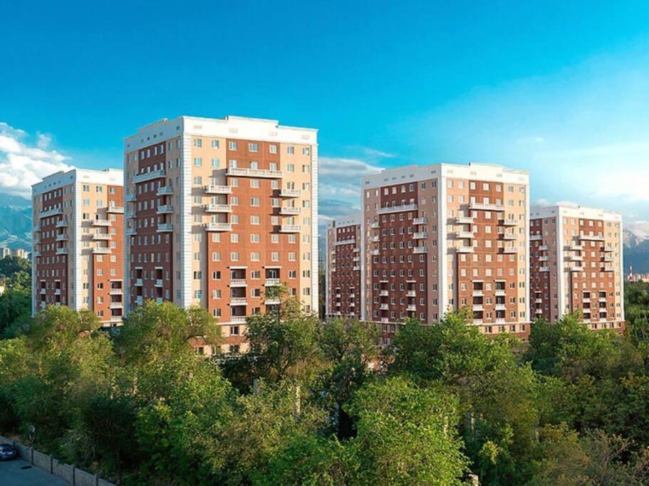 Уютная Квартира В Центре Возле Адк Almaty Exterior photo